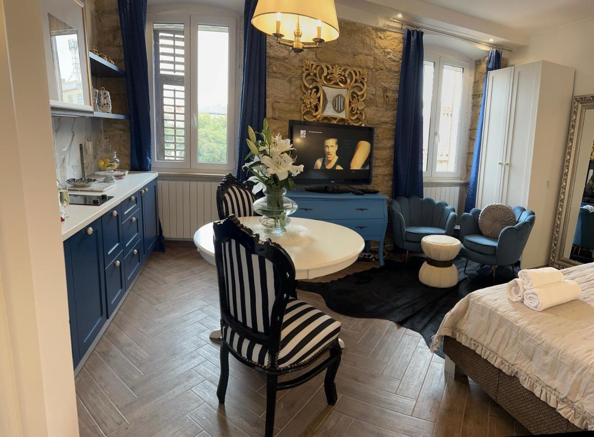 La Dolce Vita Luxury Apartments With Best Free Private Parking In City Center Pula Extérieur photo