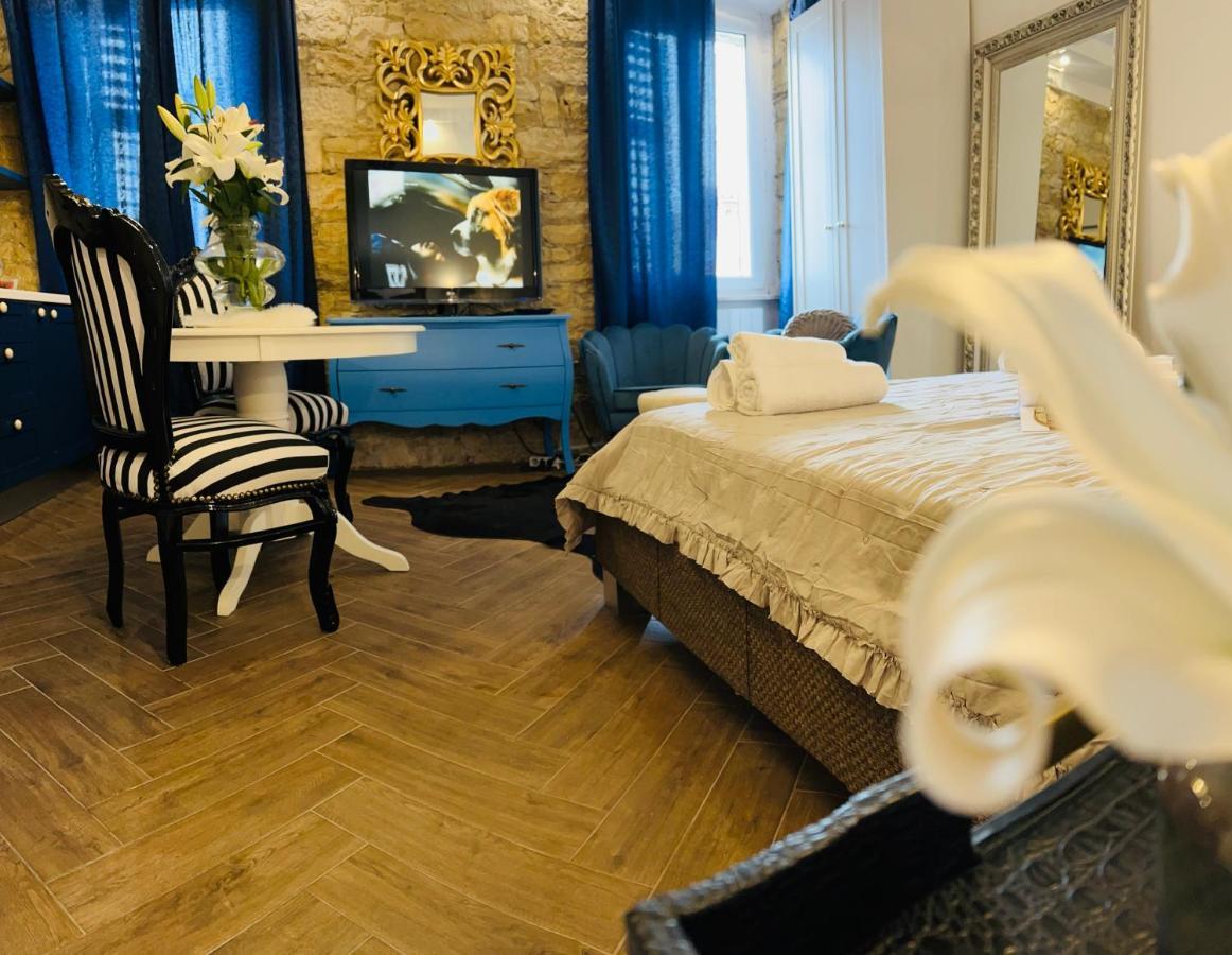 La Dolce Vita Luxury Apartments With Best Free Private Parking In City Center Pula Extérieur photo